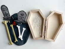 Load image into Gallery viewer, ‘Grave Digger’ Mini Halloween Playdough Kit

